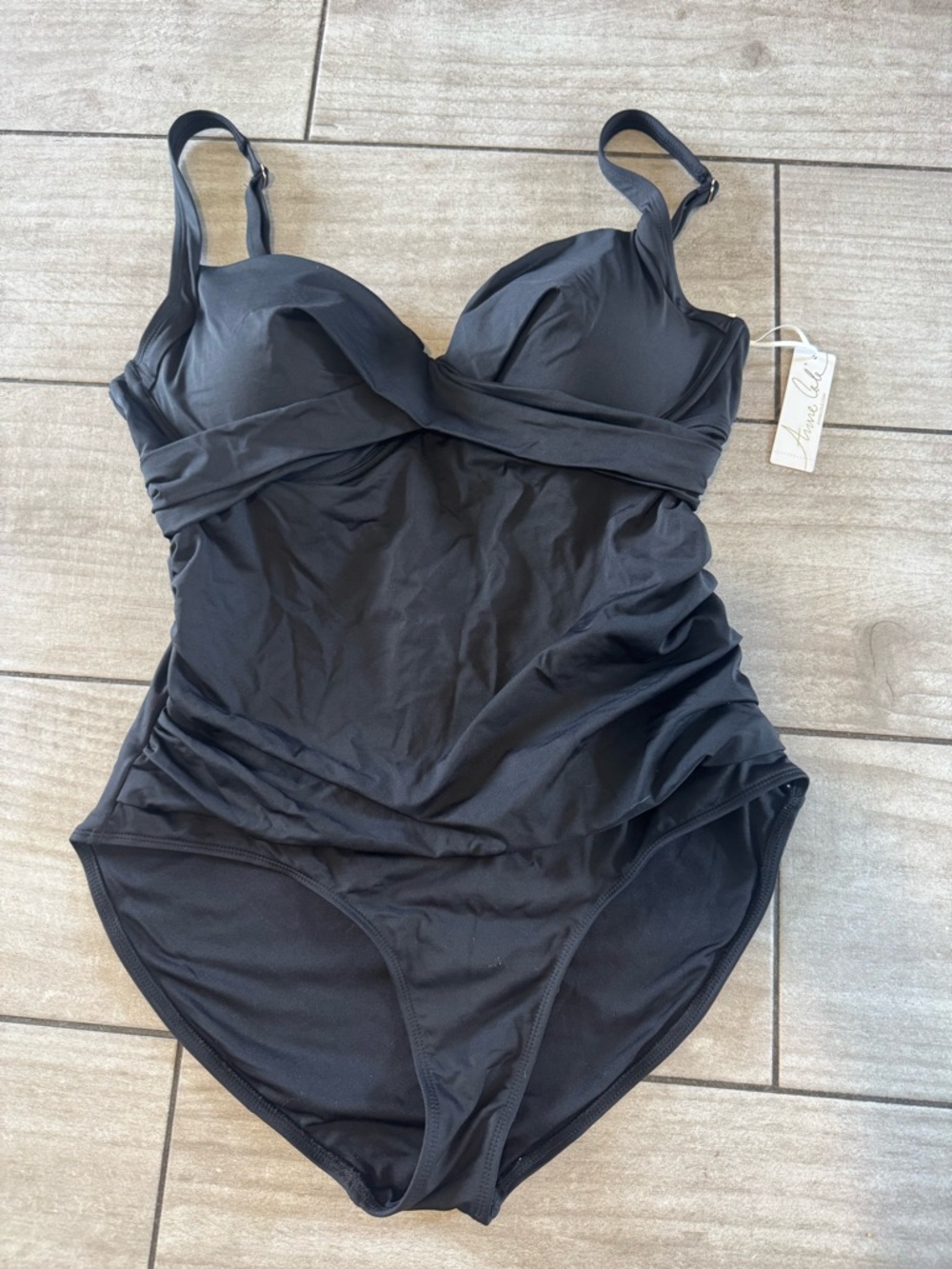 NWT Anne Cole Solid Twist-Front Bandeau One-Piece Swimsuit, Size 16 Black